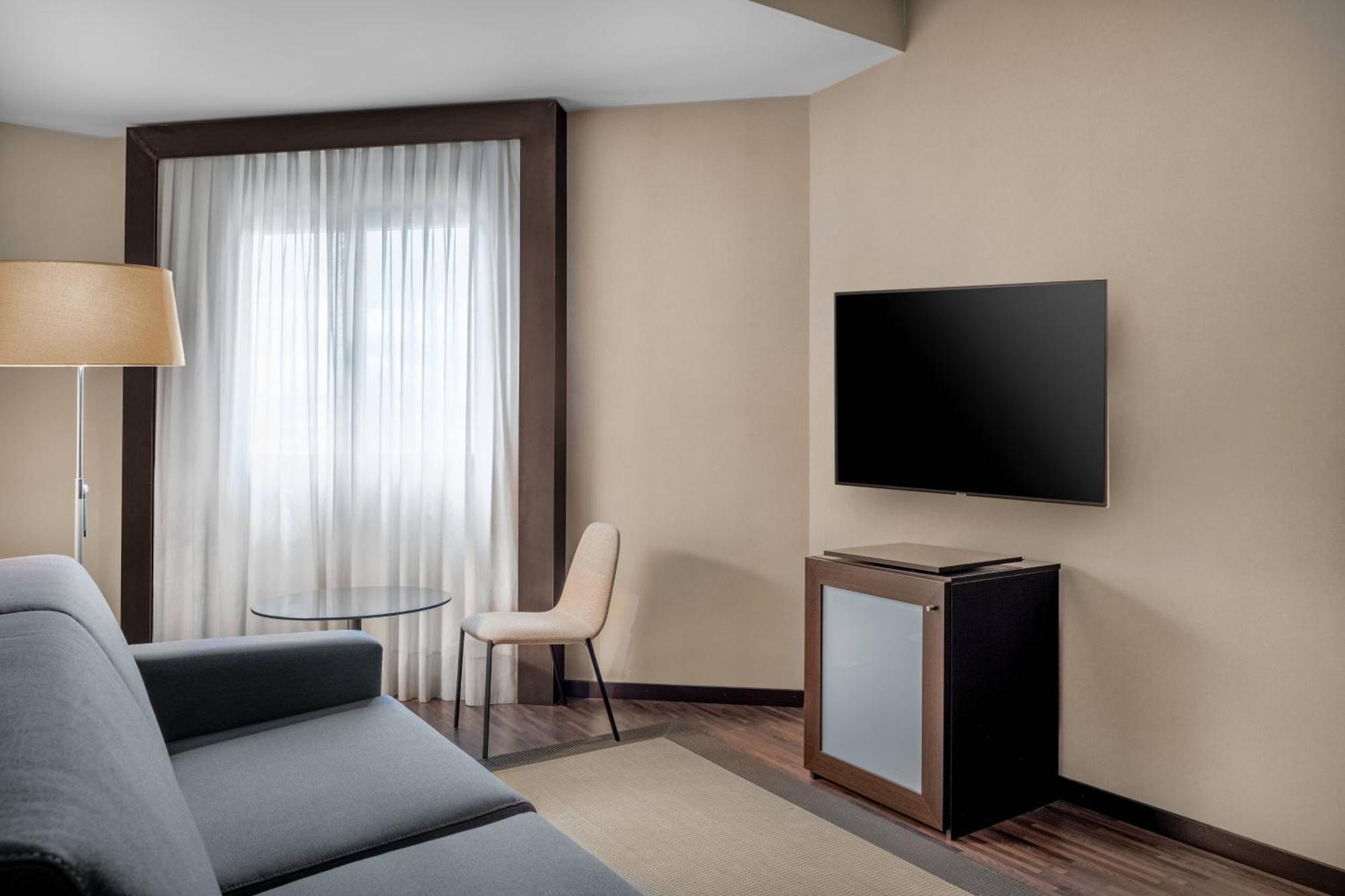 Ac Hotel Oviedo Forum By Marriott Екстер'єр фото