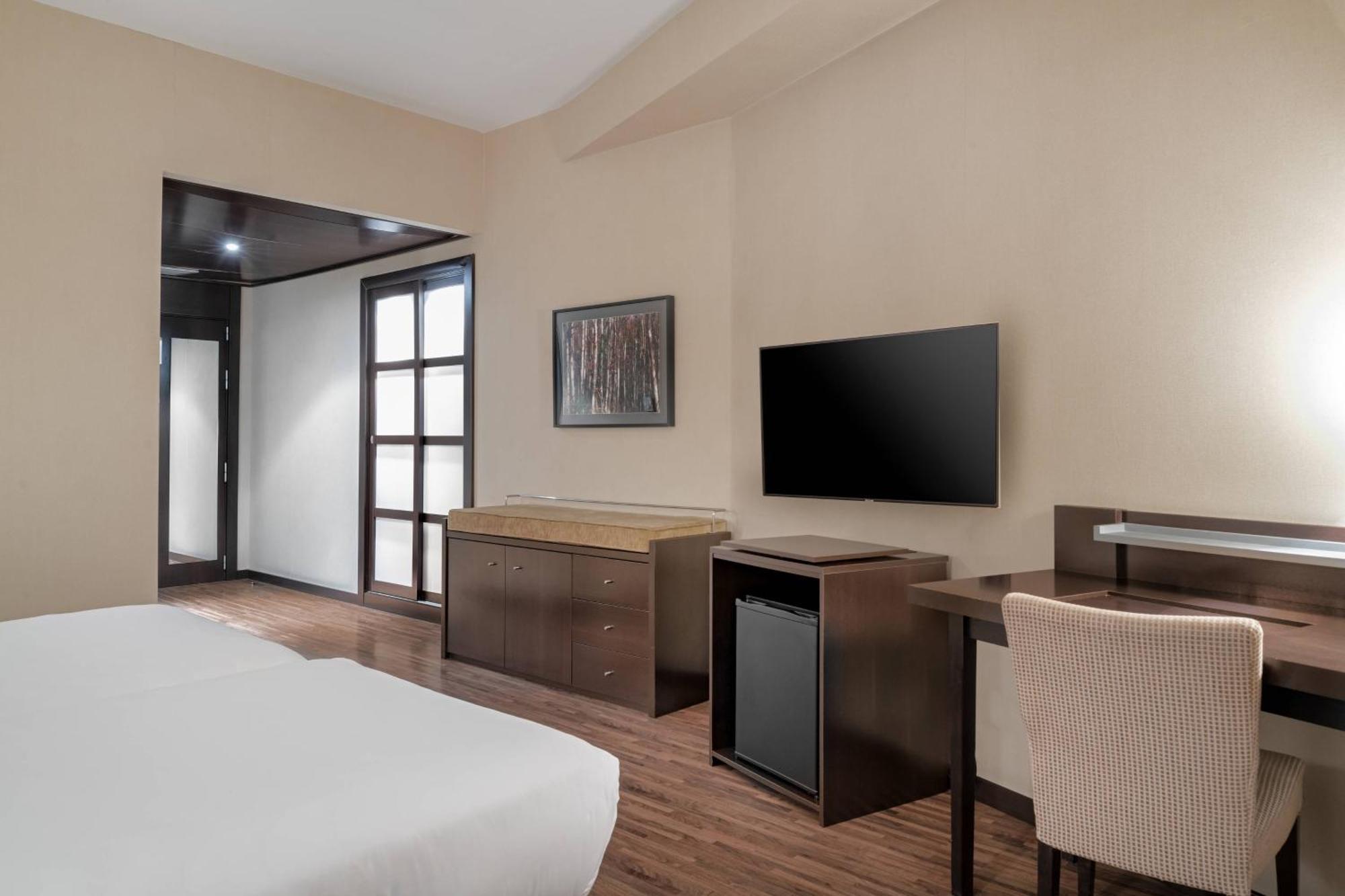 Ac Hotel Oviedo Forum By Marriott Екстер'єр фото